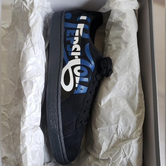 Mens Puma Suede classic "Pepsi" special edition. Mens size 9. - Picture 6 of 7